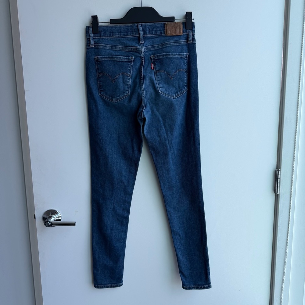 Levi's 720 High Rise Super Skinny Jeans Size 29 Medium Wash - Picture 2 of 6